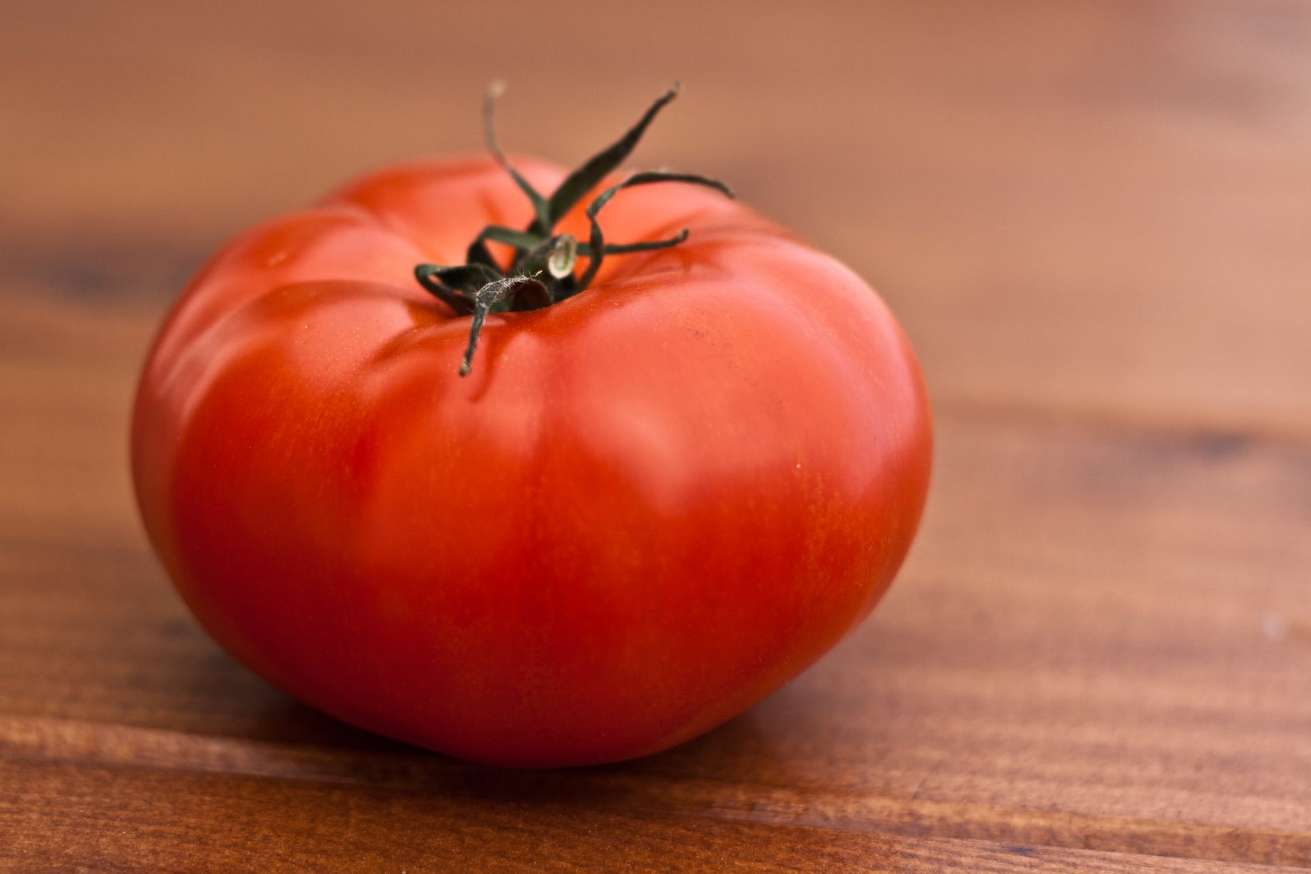 Een rode tomaat ter illustratie van de pomodoro techniek