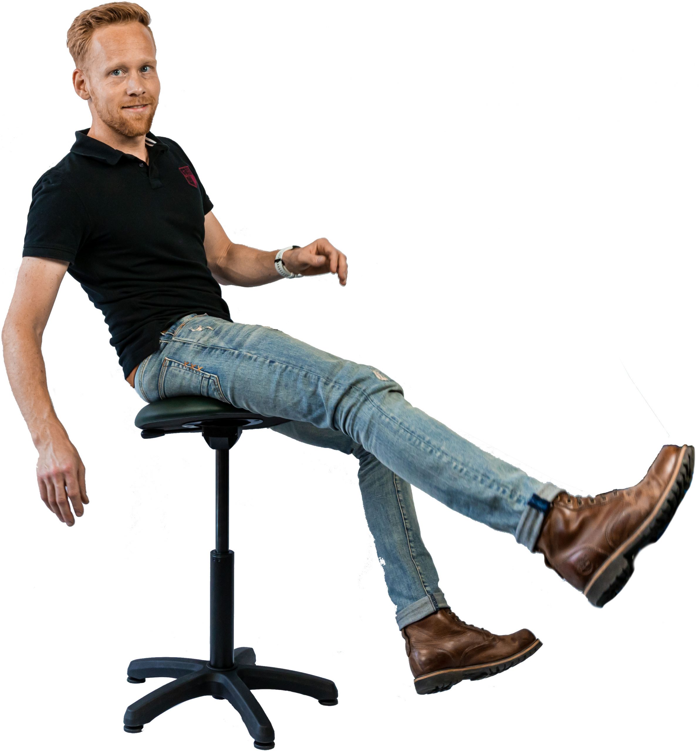 Paul Akkermans zittend op de Balergo ergonomische balanskruk